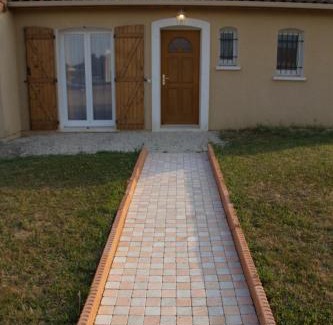 Lavit House | Pet-Friendly Retreat at Les Lauriers de Lomagne - 9.5/10 Rated