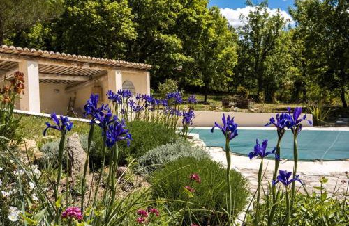 Saignon House | Relax at Les Lavandes with Oceanfront Views and a Pool