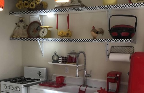 Upper East Apartment | Experience Les Lemon Lodge at The Whiskey Hotel Today!