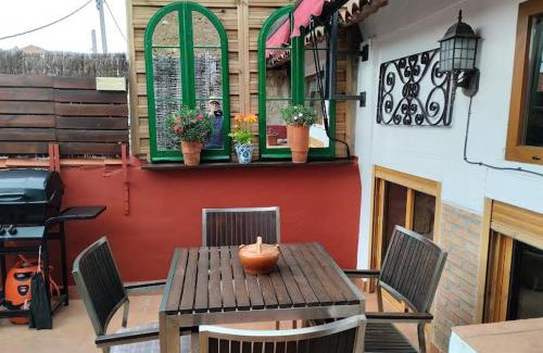 Arnes House | Cozy LES LLÚDRIGUES: Pet-Friendly Loft with Terrace