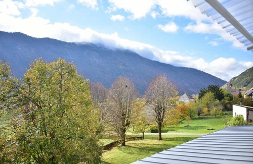 Valbonnais House | Discover Les Lodges: Pet-Friendly Retreat with Pool & Lake View