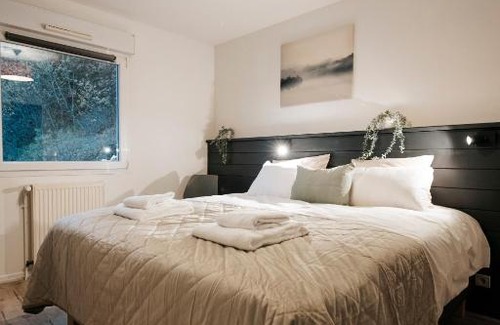 Crozet Hotel | Relax at Les Loges du Léman with Spa & Hot Tub Amenities