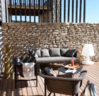 Villeneuve-les-Avignon Villa | Experience Villa Garrigue: A 4-Star Oceanfront Retreat