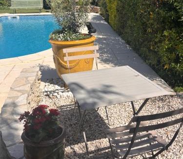 Castelnau-le-Lez Apartment | Relax at Les Mésanges: Oceanfront Oasis with Spa & Pool