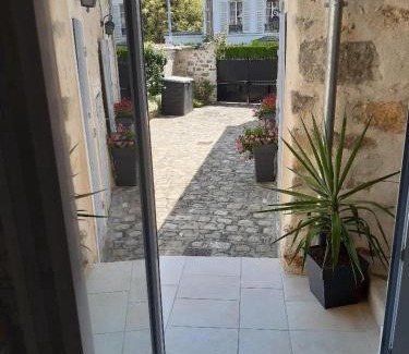 Petit Moisenay House | Discover Les Maharanis: Guest Rated 9.1/10 Experience