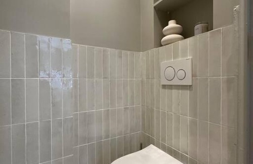 Billancourt–Rives de Seine Apartment | Elegant Les Maisons de Charloc: F3 with Balcon and Access
