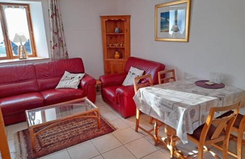Treverien House | Pet-Friendly Les Maricotais Gîte with Oceanfront Pool