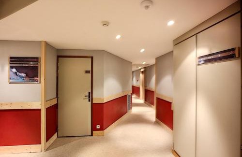 Les Bruyeres Apartment | Cozy Retreat at Les Menuires - Ski-in/Ski-out Access