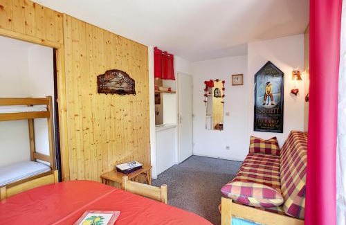 Les Bruyeres Apartment | Cozy 3-Bedroom Apartment with Mountain Views in Les Bruyères