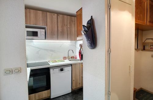 Les Bruyeres Apartment | Cozy 3-Bedroom Apartment with Mountain Views in Les Bruyères