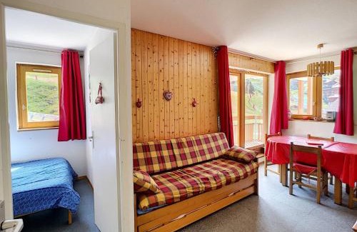Les Bruyeres Apartment | Cozy 3-Bedroom Apartment with Mountain Views in Les Bruyères