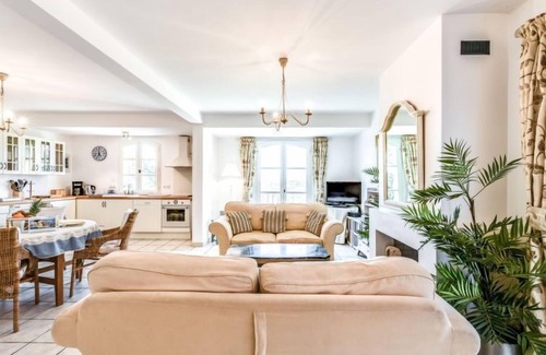 Grimaud House | Discover Les Migraniers: Oceanfront Retreat with Spa