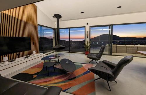 Port-Vendres House | Discover Les Mille et une Vitres: 4-Star Pet-Friendly Stay