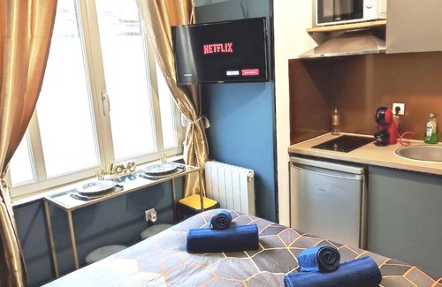 Sainte-Anne - Faubourg Noyon Apartment | Discover Les Mille & Une Nuits: Family-Friendly Stay Near Station