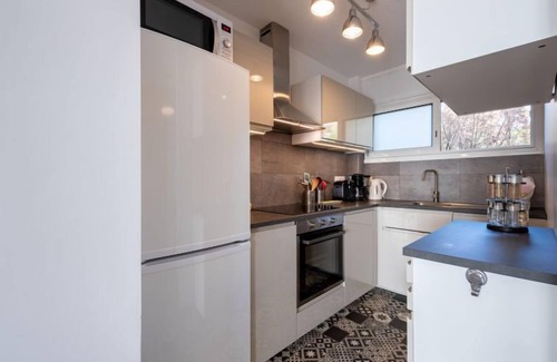 Cavaliere Apartment | Unforgettable Stay at Les Mimosas with Oceanfront Views