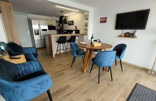 Locmiquelic House | Tranquil Escape at Les Minahouets in Locmiquelic