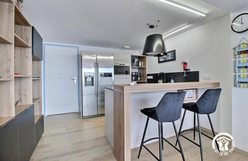 Locmiquelic House | Tranquil Escape at Les Minahouets in Locmiquelic