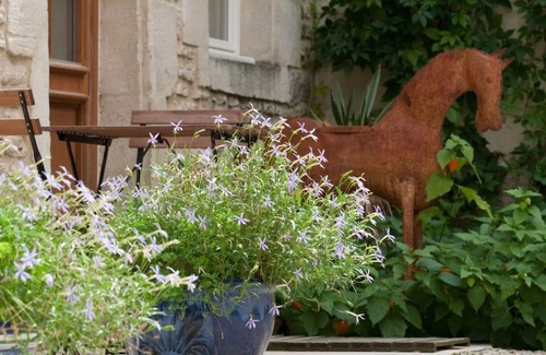 Eclance House | Discover Les Moineaux La Ferme des Tourterelles Retreat