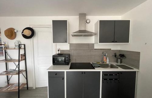 Vierville-sur-Mer Apartment | Spacious 4-Bedroom Duplex with Terrace near Omaha Beach