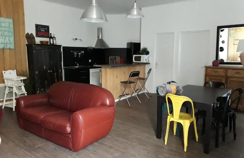 Ventenac-Cabardes House | Discover Les Murs du Cabardes: Pet-Friendly Getaway