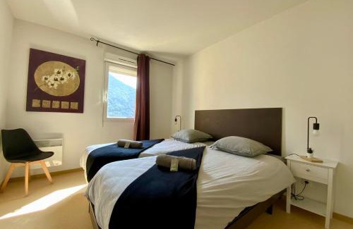 Avene House | Relax at C14 Les Naïades - Family-Friendly 2-Bedroom Stay