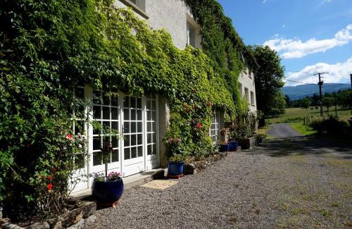Job Bed & Breakfast | Pet-Friendly Retreats at Les Neuf Bouleaux - Rated 8.5/10
