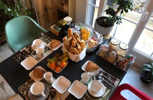 Saint-Germain-du-Corbeis Bed & Breakfast | Discover Les Nuits Victoriennes: Family-Friendly Retreat