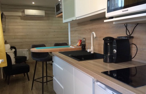 Wimereux Ski Chalet | Relaxing Les Nymphéas Studio with Pool and Ocean View