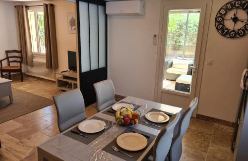 Cavaillon House | Discover les olivades: Pet-Friendly with 9.7/10 Rating