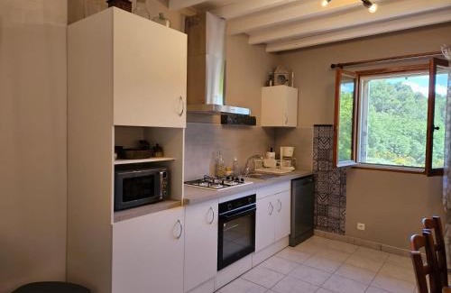 Ansouis Apartment | Family-Friendly Stay at Les Oliviers: Rated 9.3/10