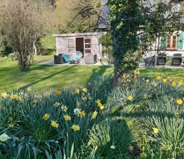 Touffreville-la-Corbeline House | Discover Les Orchidees Sauvages: Pet & Child Friendly Stay