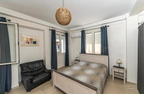 Saint-Pierre Apartment | Seaside Escape at Les Pénates - Child-Friendly Retreat