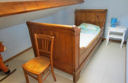 Vias House | Experience Les Palmiers: Family-Friendly Retreat with Top Ratings