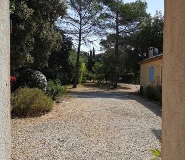 Flassans-sur-Issole House | Discover LES PAPILLONS: Oceanfront Bliss Awaits You