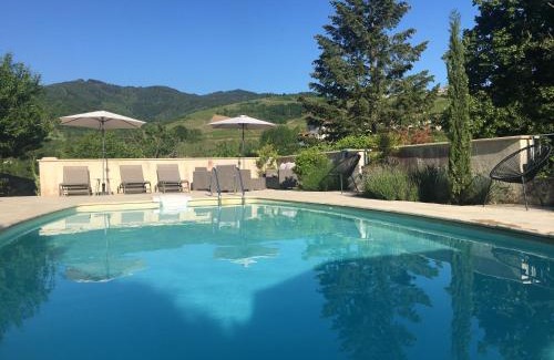 Vaux-en-Beaujolais House | Relax at Les Picorettes with Ocean View & Pool Access