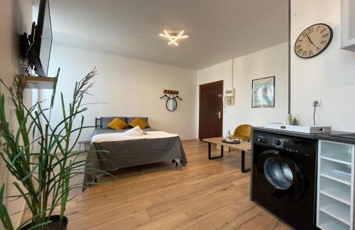 Moret-sur-Loing Apartment | Discover Les Pieds Dans L’Eau - Family & Pet Friendly Stay
