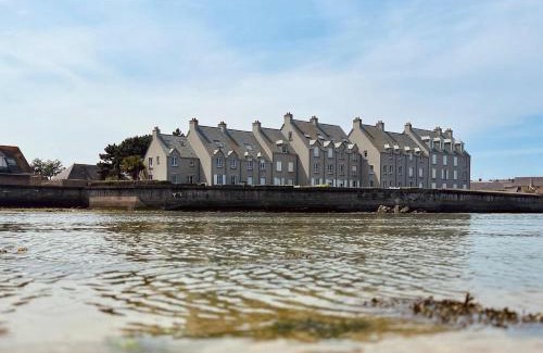 Barfleur House | Les pieds dans l eau Home - Waterfront Stay