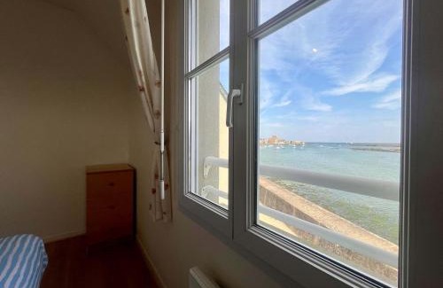 Barfleur House | Les pieds dans l eau Home - Waterfront Stay