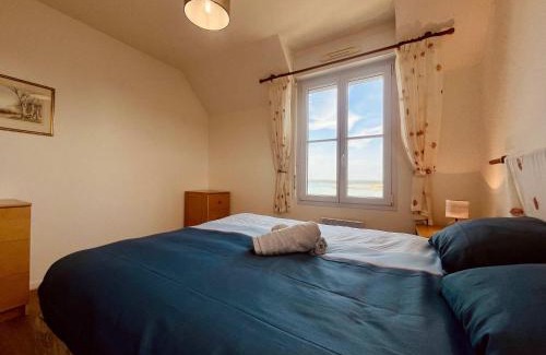 Barfleur House | Les pieds dans l eau Home - Waterfront Stay