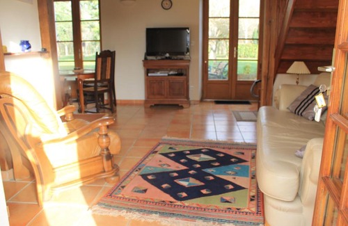 Deneze-sous-le-Lude House | Inviting Les Pins á La Cerniere Gites with Pool & Pet-Friendly