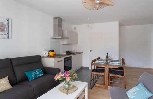 Sables-d'Or-les-Pins Apartment | Les Pins 101: Oceanfront Apartment Steps from the Beach
