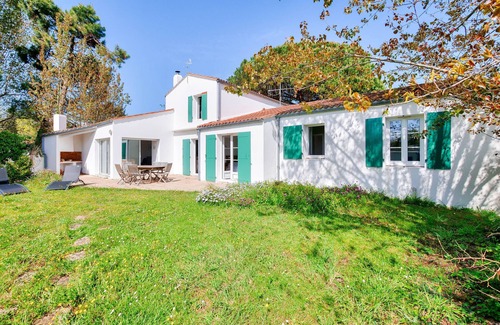 Les Portes-en-Re House | Perfect Family Getaway on the Beautiful Ile de Ré