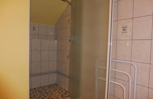 La Chapelle-d'Aligne Bed & Breakfast | Family-Friendly Getaway at Les Raseries - Rated 9/10