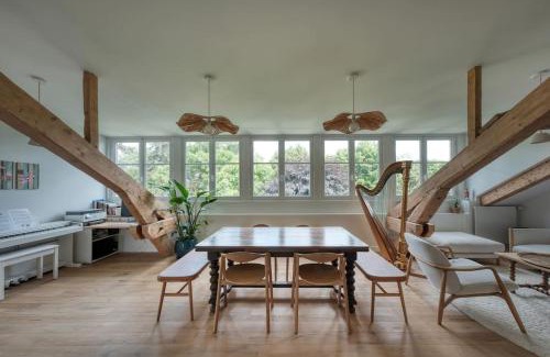 Notre-Dame Apartment | Discover Les Robinsons de Versailles: Central & Green Escape