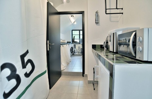 Roz-sur-Couesnon Villa | Les Roches Bleues: Poolside Oasis with Spa & Pet-Friendly Stays