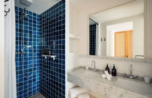 Le Dramont Hotel | Experience Les Roches Rouges: 5-Star Oceanfront Retreat
