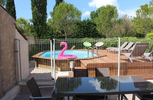Monteux House | Discover Les Romarins: Pet-Friendly Retreat Near Avignon