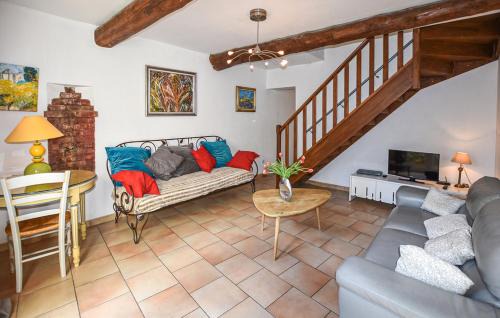 Monteux House | Discover Les Romarins: Pet-Friendly Retreat Near Avignon
