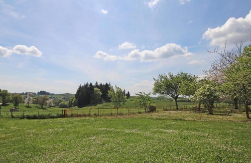 La Croisille-sur-Briance House | Pet-Friendly Retreat with Ocean View at Les Rouchoux