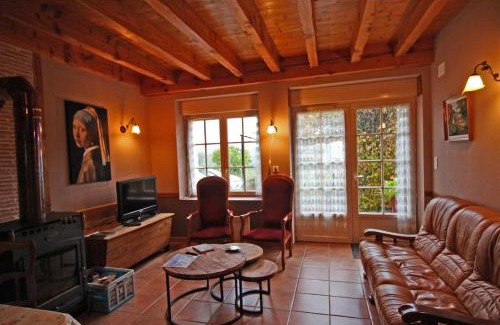 La Croisille-sur-Briance House | Pet-Friendly Retreat with Ocean View at Les Rouchoux